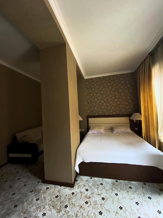 Hotel Empire Kutaisi Zewnętrze zdjęcie