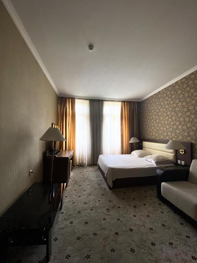 Hotel Empire Kutaisi Zewnętrze zdjęcie