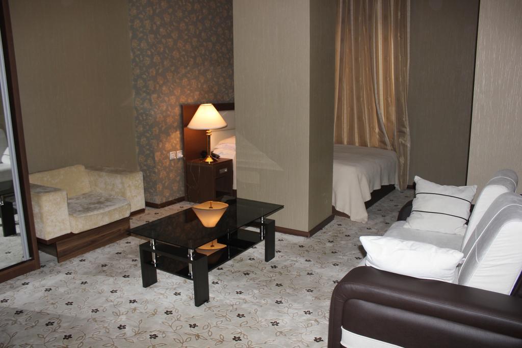 Hotel Empire Kutaisi Pokój zdjęcie