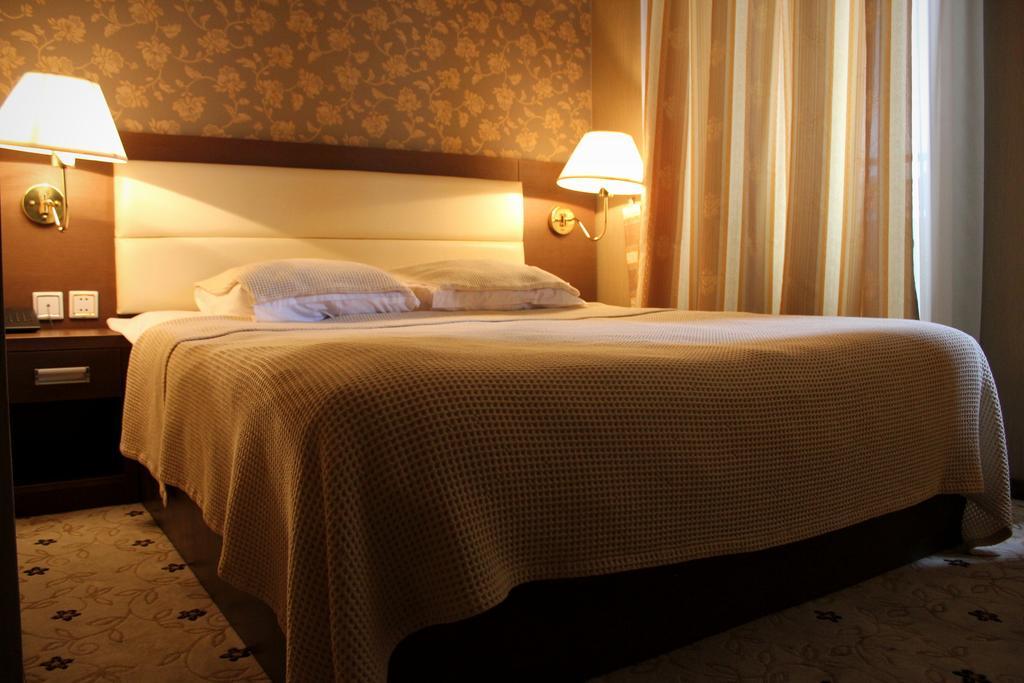 Hotel Empire Kutaisi Pokój zdjęcie