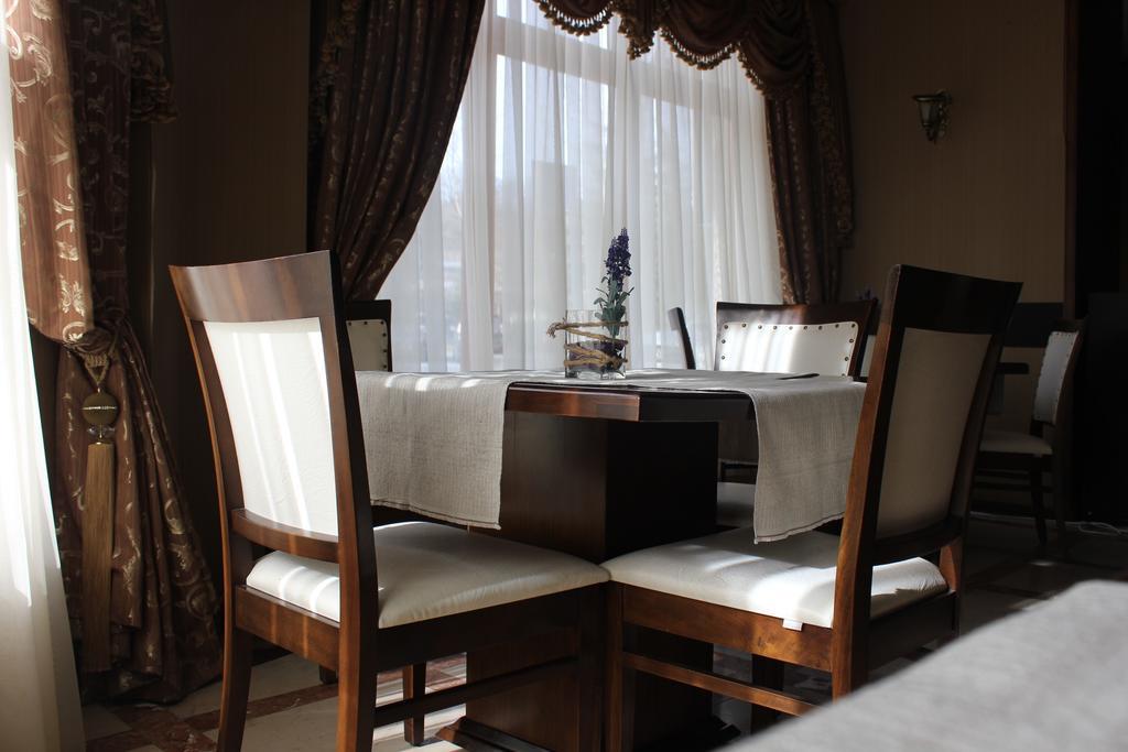 Hotel Empire Kutaisi Zewnętrze zdjęcie
